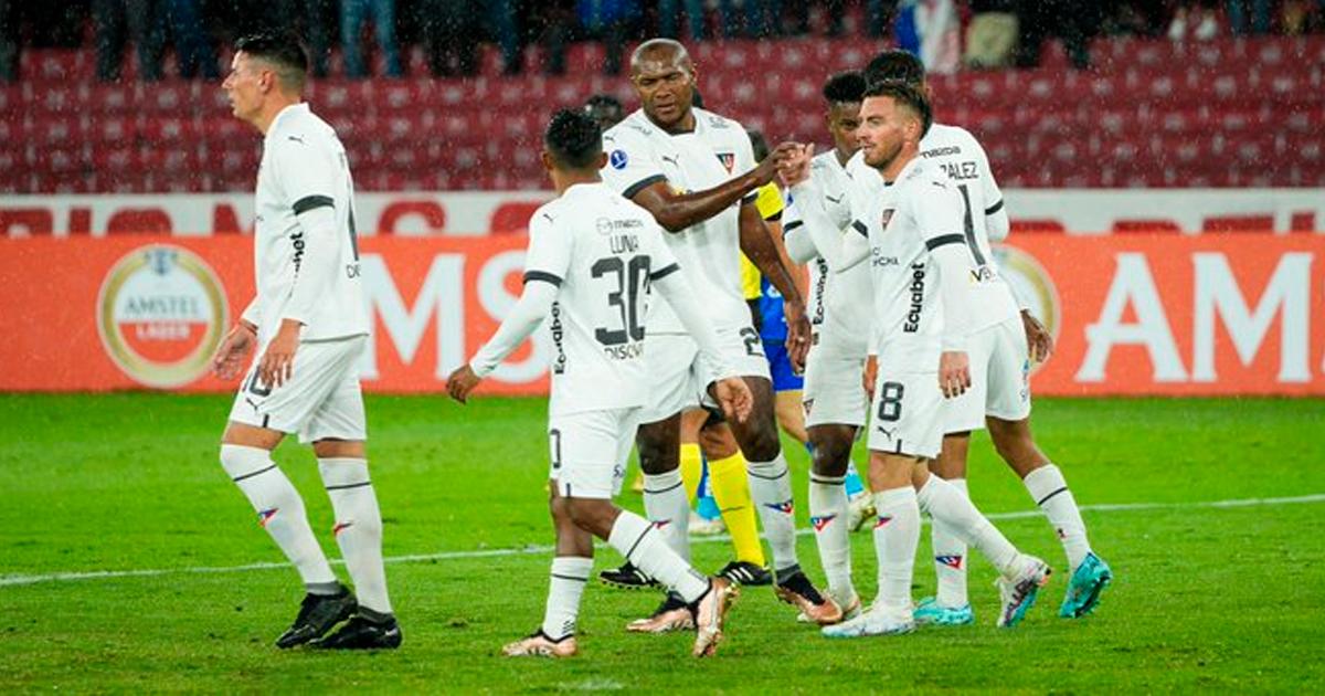 LDU aplastó a Delfín y clasificó a fase de grupos de la Copa Sudamericana