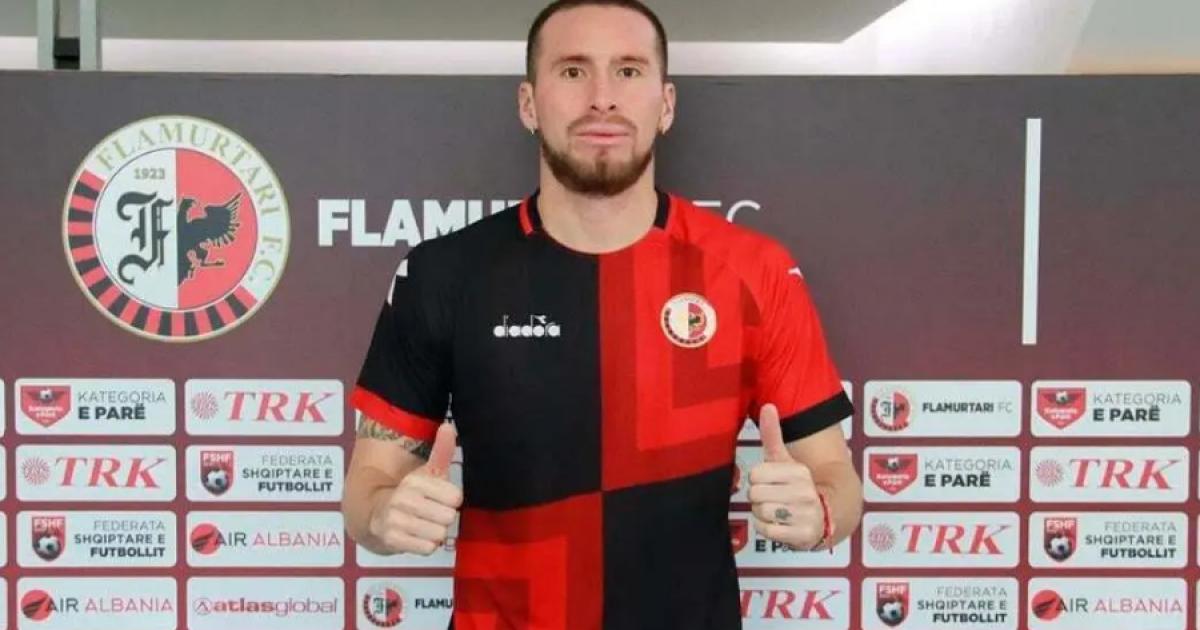 Con La Torre de titular, Flamurtari venció por 2-0 a Kastrioti en el ascenso de Albania