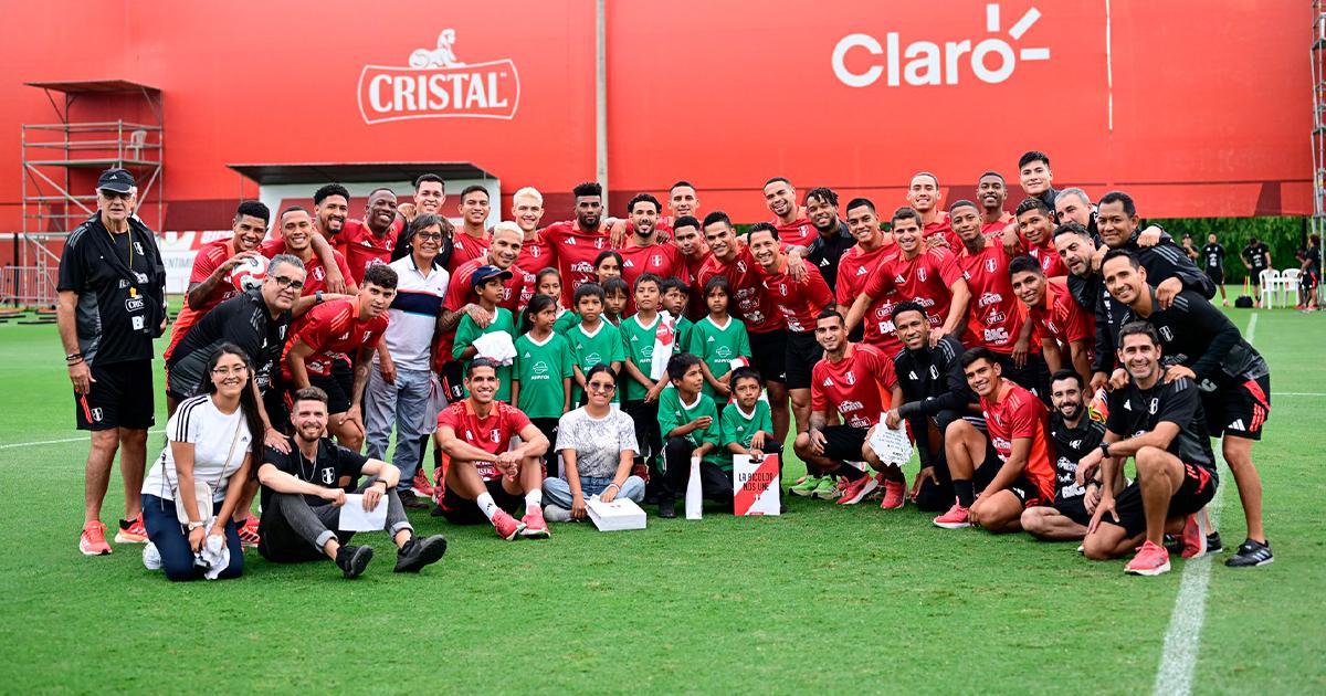 (VIDEO) Selección peruana recibió especial visita antes de su entrenamiento