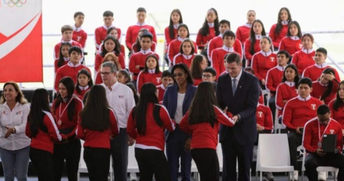 Presidente del COP en Ceremonia de Reconocimiento a los deportistas de Sucre 2024: "Beca 18 para el Team Perú"