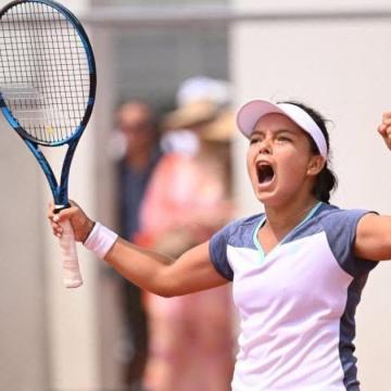 Lucciana Pérez avanzó a ‘semis’ del W35 de San Gregorio tras vencer a Podoroska