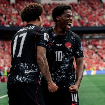 (FOTOS | VIDEO) ¡Histórico! Canadá vapuleó 6-0 a Catar y tomó la cima del Grupo B