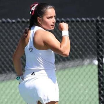 Lucciana Pérez avanzó a semifinales del W75 Vacaria en Brasil