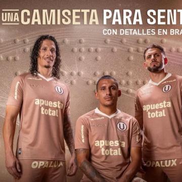 (VIDEO) Universitario presentó nueva camiseta en honor a sus hinchas con discapacidad visual, 
