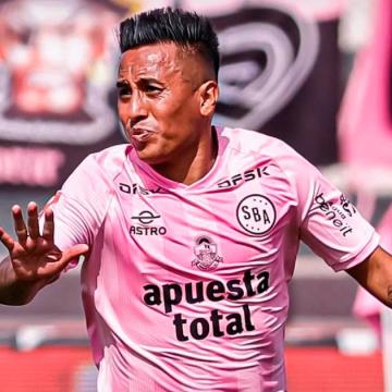 ¿Cueva se pierde duelo ante Juan Pablo II?