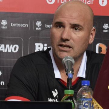 Bettocchi: "Velazco tiene menos fútbol que una novela turca"