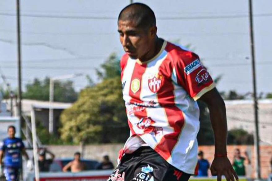 Josué Tunqui vio acción en la derrota de Cañuelas FC por la Primera B de Argentina