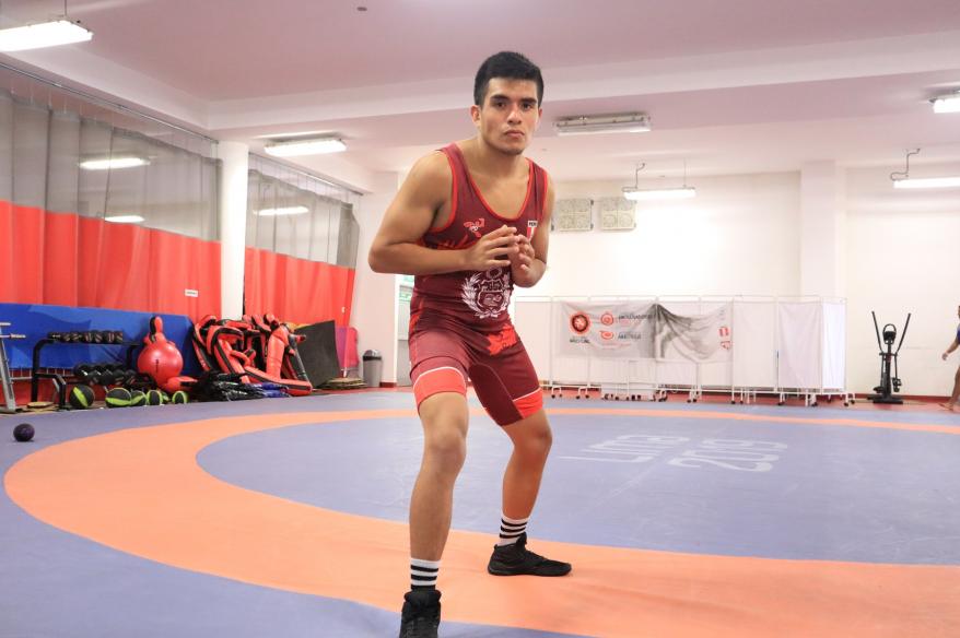 Cinco luchadores peruanos clasificaron a Panamericanos Santiago 2023