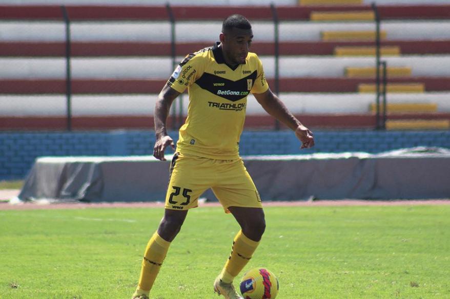 Carmona: "Hoy recibimos un gol tempranero que nos cambió toda la táctica que teníamos"