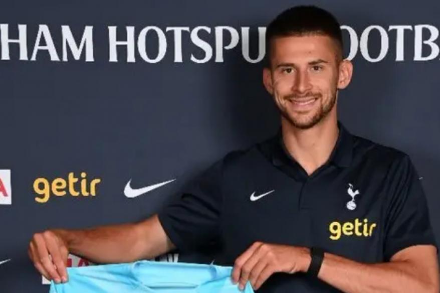 Tottenham confirmó la incorporación del arquero italiano Guglielmo Vicario