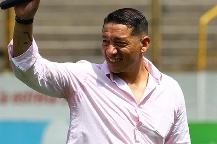 Galván: "Williams Riveros me gusta, dentro del área es una fiera"