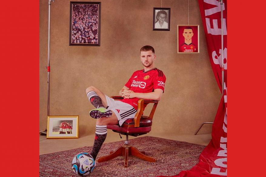 Mount dejó Chelsea y firmó por Manchester United