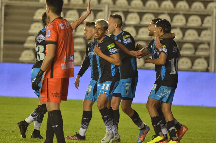 Almagro será el rival de Boca de Advíncula en octavos de la Copa Argentina