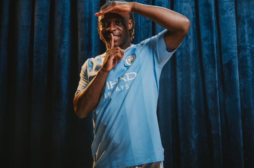 Doku fichó con el Manchester City hasta el 2028