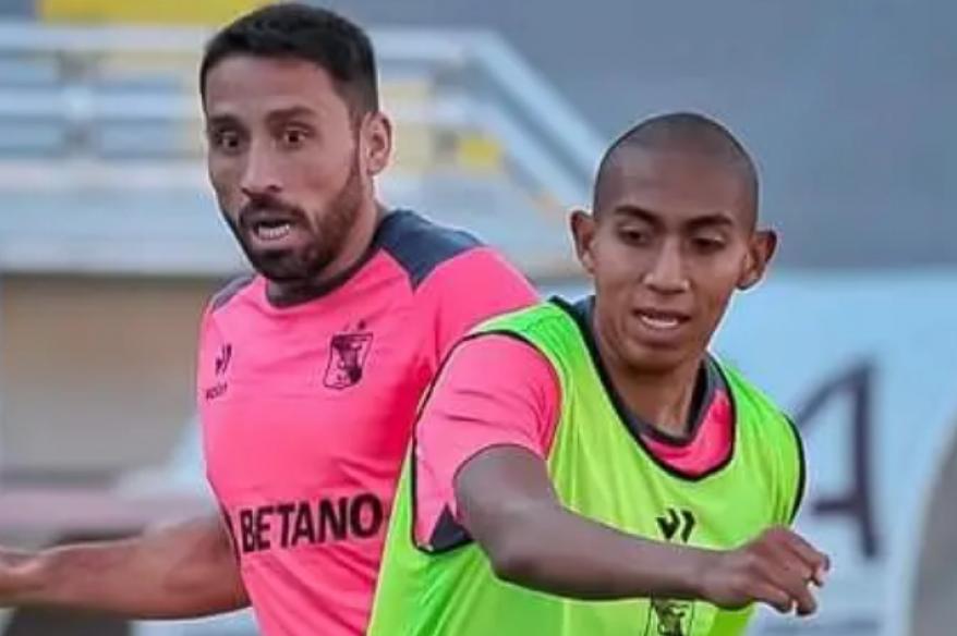 Ayqque: "El profesor Marco Valencia me decía que debía tener paciencia y se dio el debut"