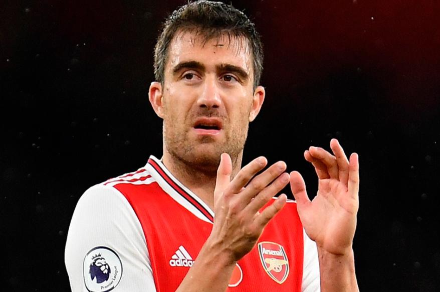 Altas pretensiones económicas de Sokratis lo dejaron fuera del Betis