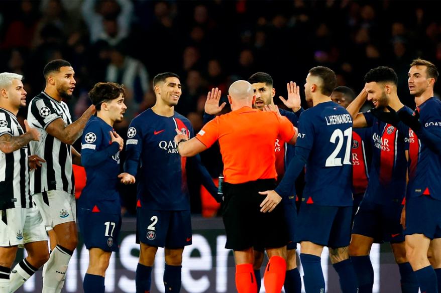 Medios ingleses escandalizados por arbitraje del partido entre PSG - Newcastle