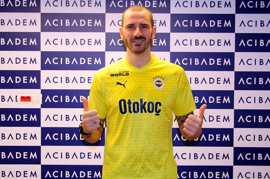 Leonardo Bonucci firmó con Fenerbahce hasta final de temporada