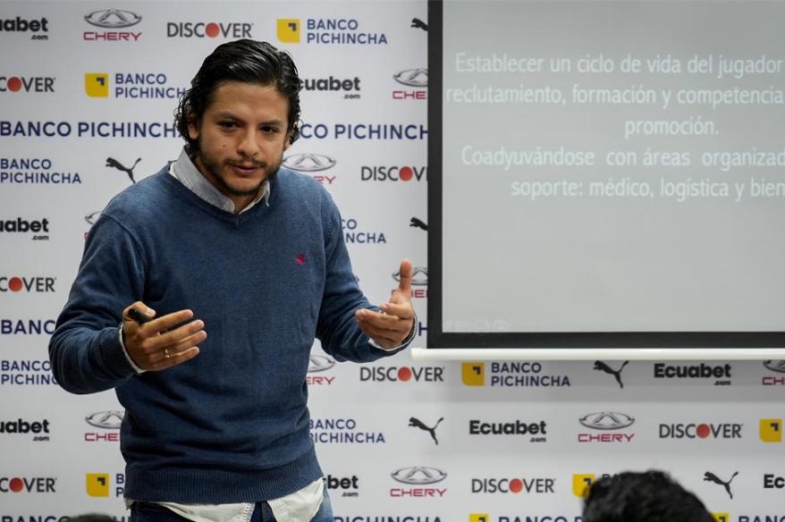 Durán dejó la 'U' y es nuevo Director de Formativas de LDU