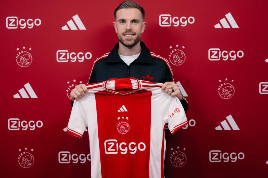 Henderson dejó Arabia y fichó por Ajax