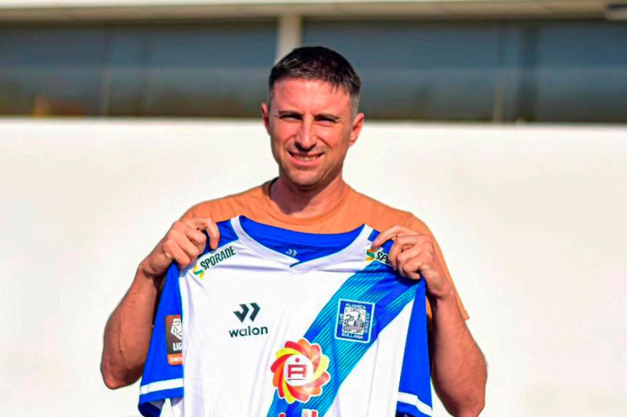 ¡Le bajaron el pulgar! Luciano Theiler no seguirá como DT de Alianza Atlético