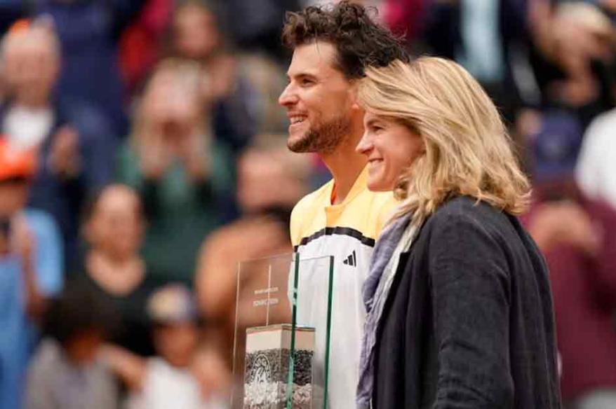 Dominic Thiem fue homenajeado tras jugar su último partido en Roland Garros