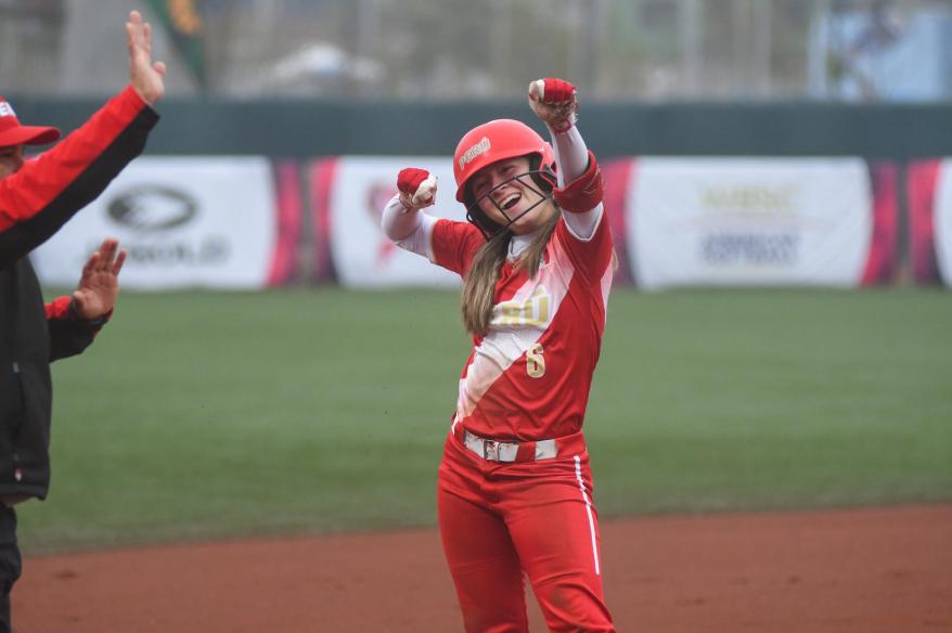 Perú se mantiene invicto en Sudamericano de softbol femenino y esta ncohe jugará ante Argentina
