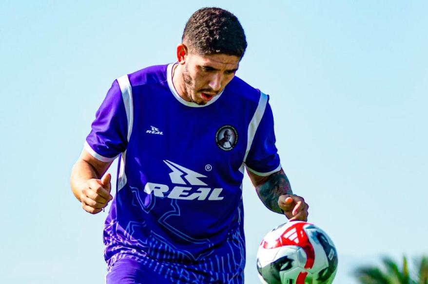 Juan Pablo II College se reforzó con Silva y Antón