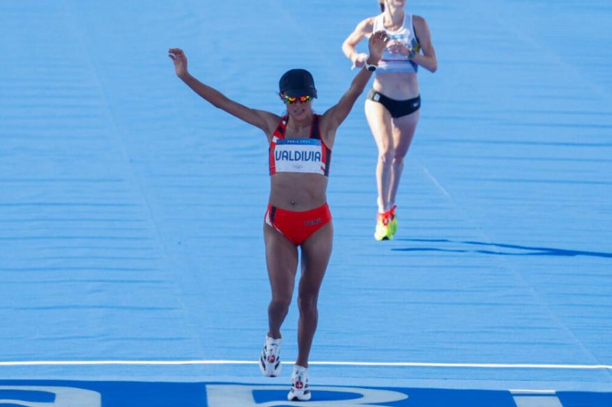 Peruanas completaron la maratón en París 2024, Thalía Valdivia fue la mejor latinoamericana
