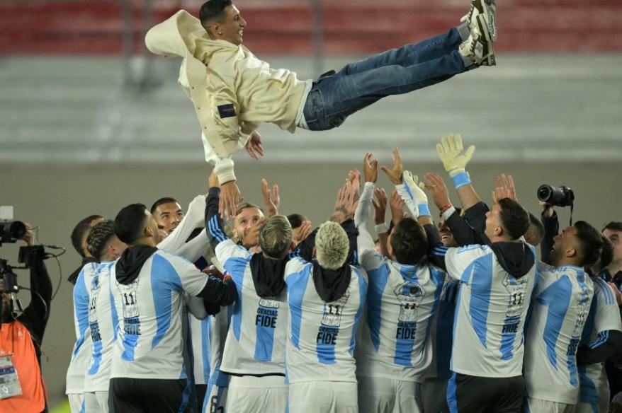 Di María fue homenajeado en el Estadio Monumental