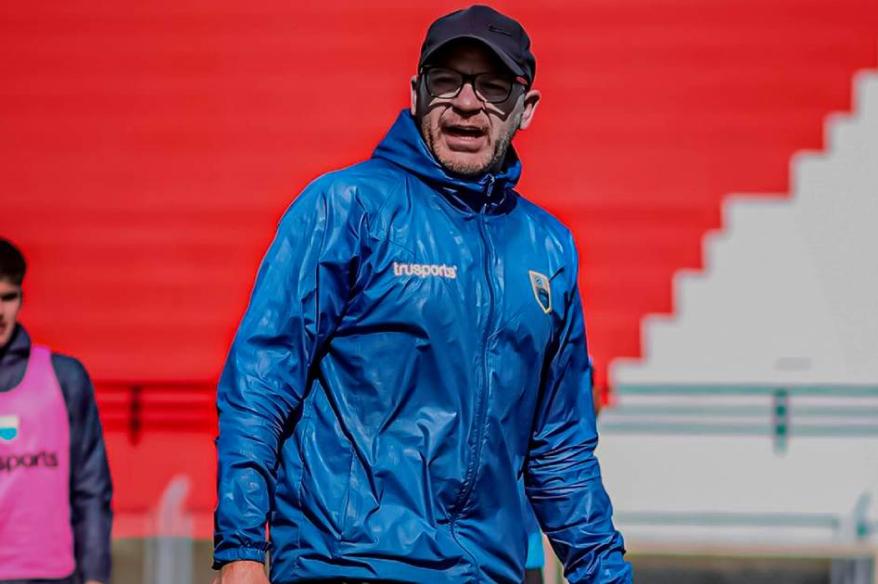 Fernando Nogara no sigue como DT de Llacuabamba