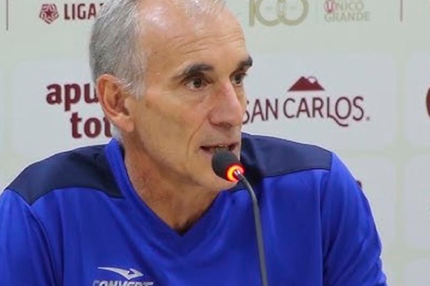 Russo, extécnico de Comercio: "Me dolió que el equipo haya perdido de esa manera"
