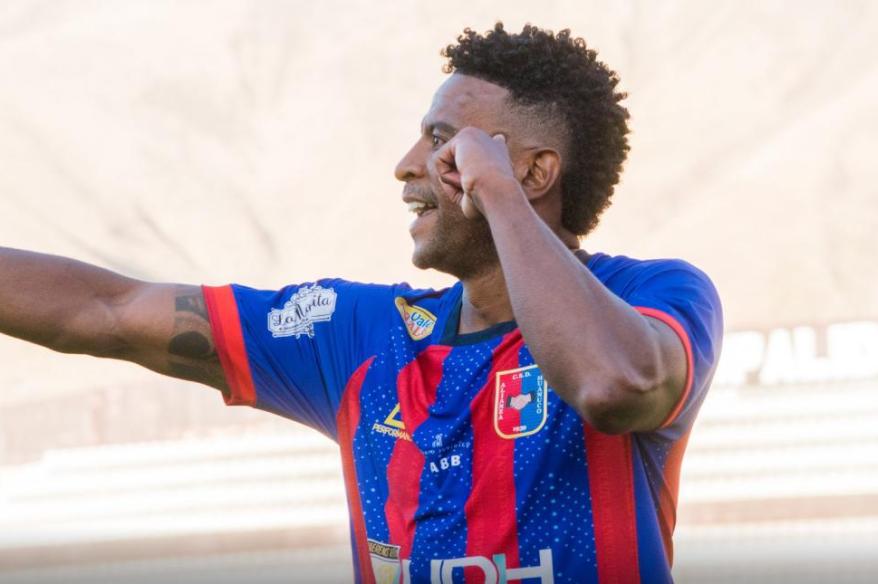 Pajoy: "No sé hasta cuando vaya a jugar, hoy quiero disfrutar el ascenso"