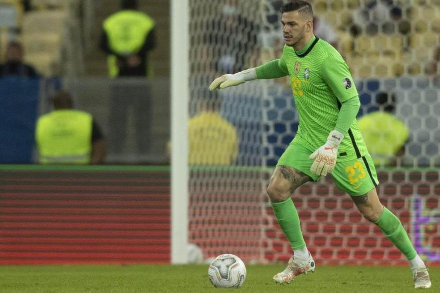 Ederson: "Nuestro pensamiento pasa por ganar los dos partidos"