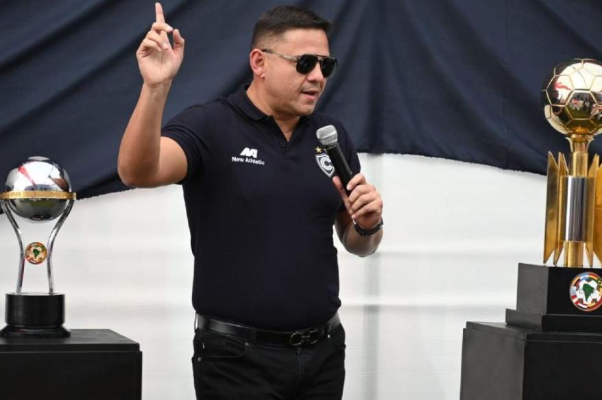 Ludeña: "Cienciano está el 75% del plantel; Cueva es jugador libre"