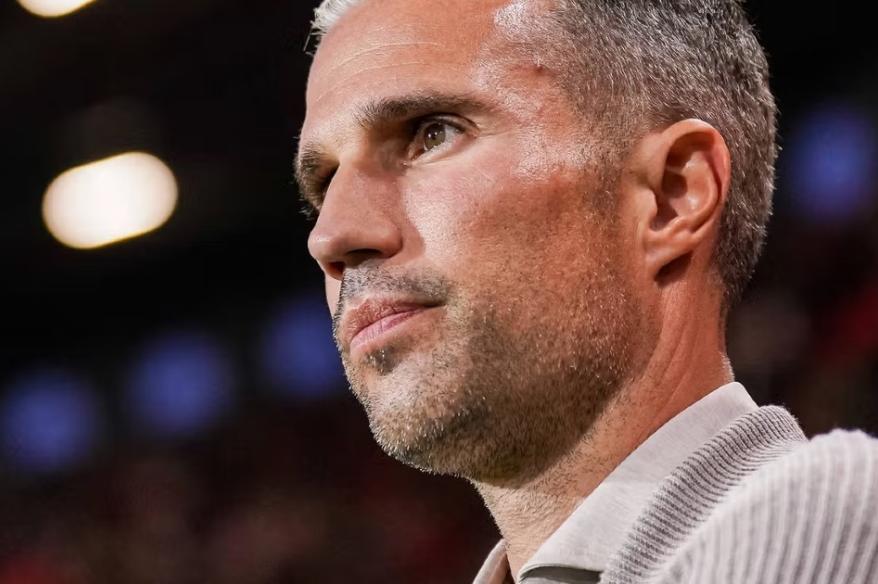 Van Persie es nuevo entrenador del Feyenoord