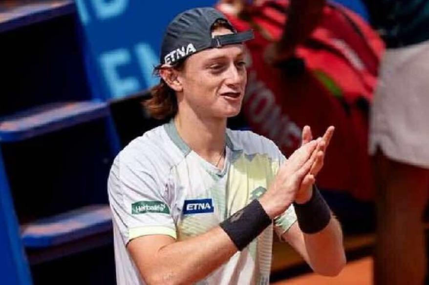 'Nacho' Buse no pudo con argentino Cerundolo y quedó eliminado en Gstaad