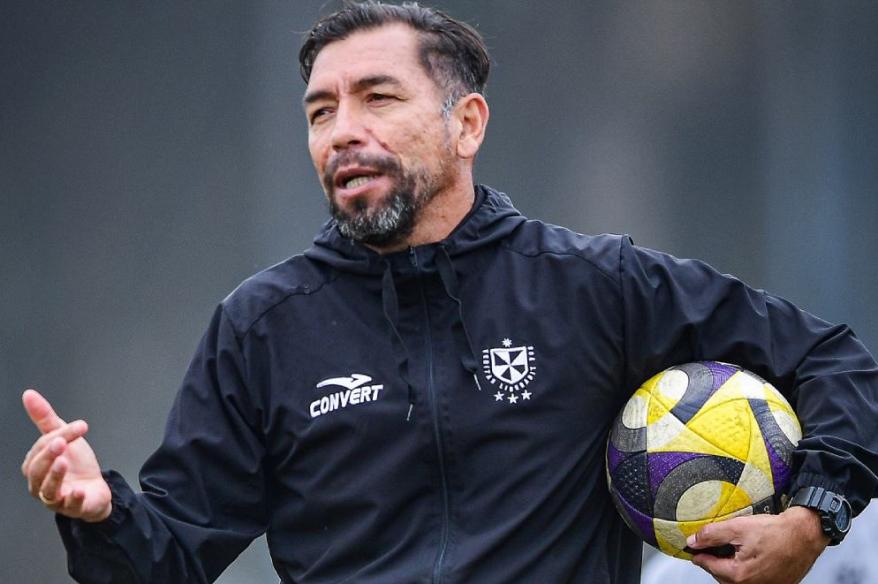 ¡Listo para su debut! Paul Cominges dirigió su primera práctica al mando de San Martín
