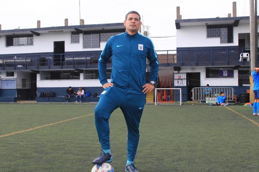 Aparicio: "Los equipos que venimos de reserva nos estamos acomodando en la Liga 3"