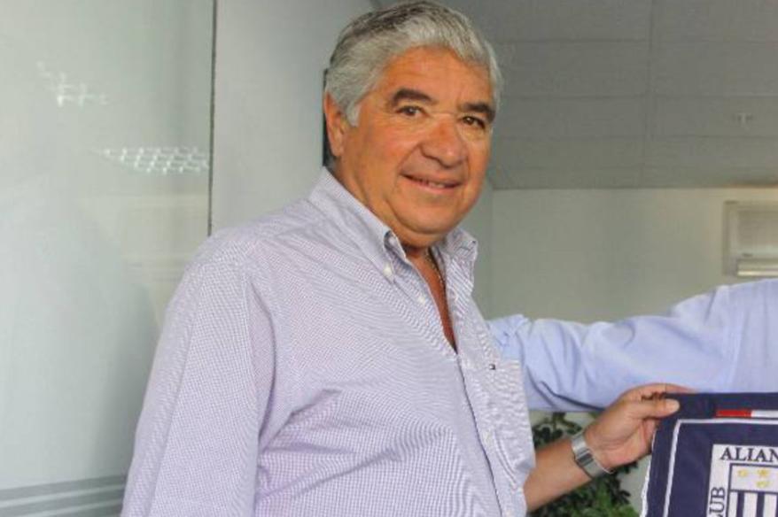 Dávila: "Esperemos que Alianza juegue al nivel que está haciéndolo en los partidos internacionales"