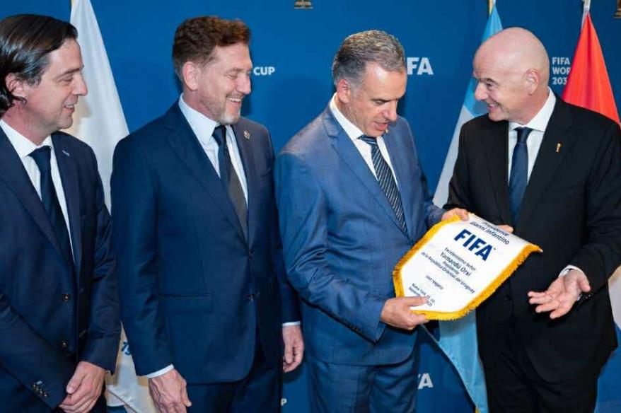 Alonso: "Se está viendo la posibilidad de pasar a 64 selecciones en el Mundial 2030"