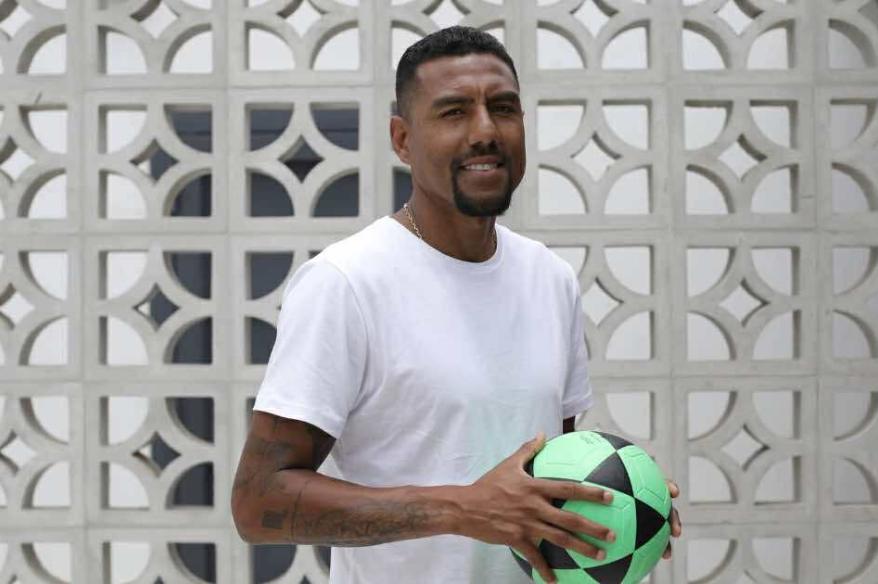 Ramírez: “Con Eryc Castillo me hubiese encantado jugar, te obliga a pensar siempre hacia adelante”