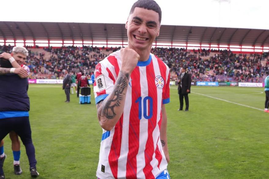 Almirón: "No queremos ir al Mundial simplemente para ver qué ocurre, iremos a competir"