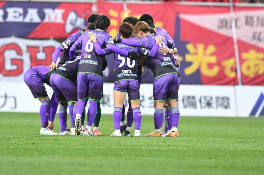 Shimabuku y La Torre no tuvieron acción en caída del Fujieda MYFC al cierre de temporada