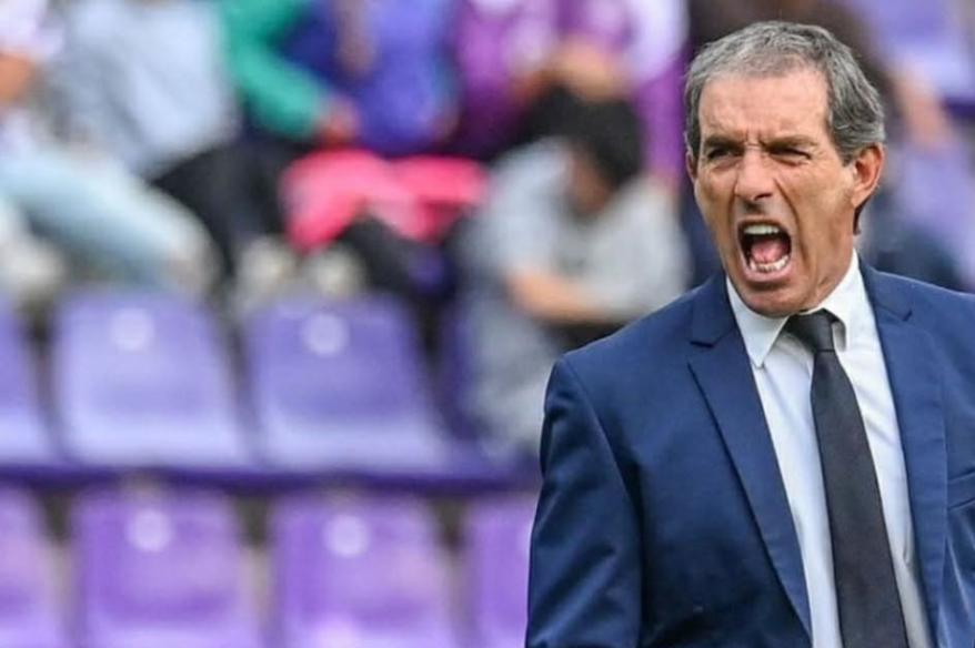 Valladolid destituyó a Guillermo Almada tras manifestar su interés en dirigir al Oviedo