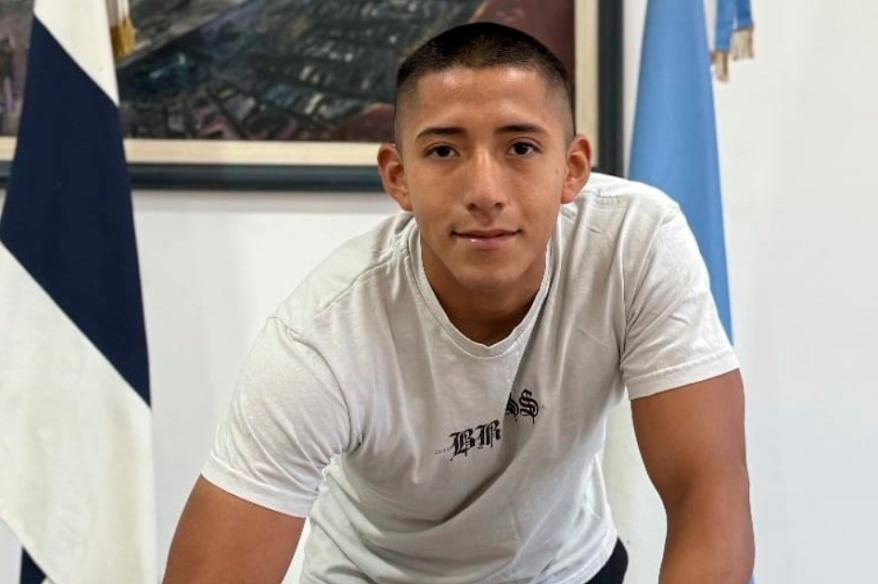 Volante peruano Juan Yangali es nuevo jugador de Quilmes