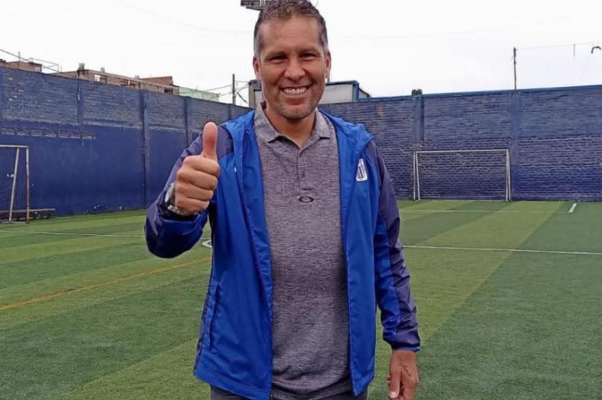 Butrón sobre las ovaciones a Barcos: “La gratitud es válida, pero lo principal es el equipo”