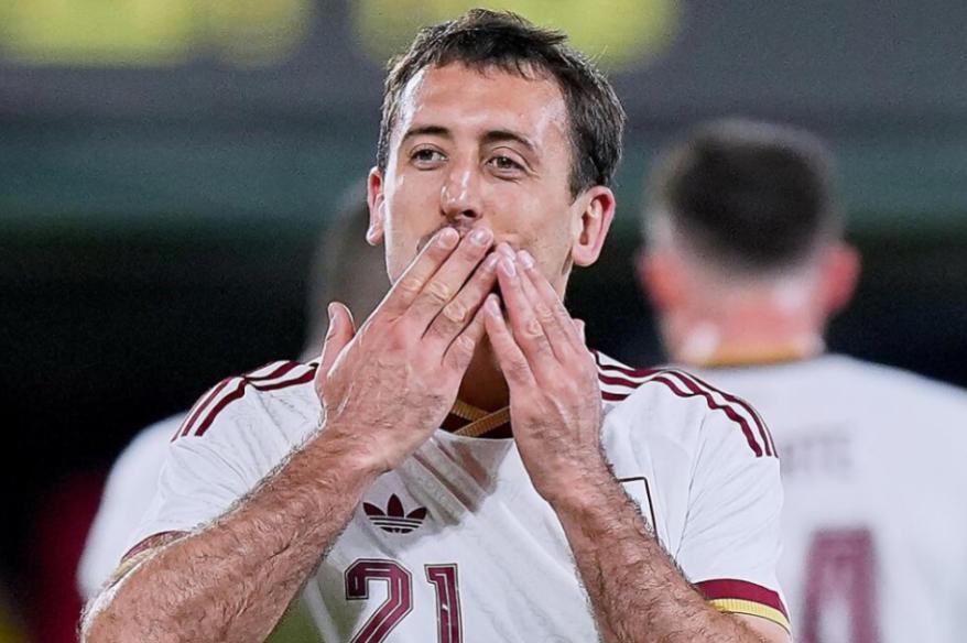España impuso su autoridad, goleó por 3-0 a Serbia y prolongó su invicto