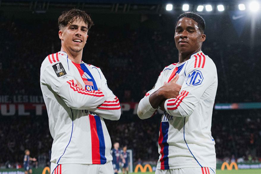 Olympique Lyon sorprendió y venció por 2-1 a PSG por la Ligue 1