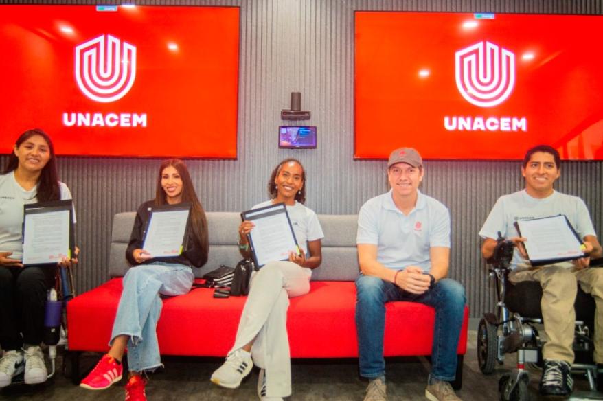 UNACEM reafirma su compromiso con el deporte y renueva su alianza con el Team UNACEM